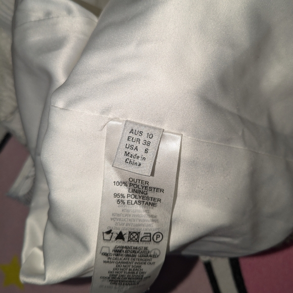 Ever New sexy lace dress for summer - Picture 5 of 5